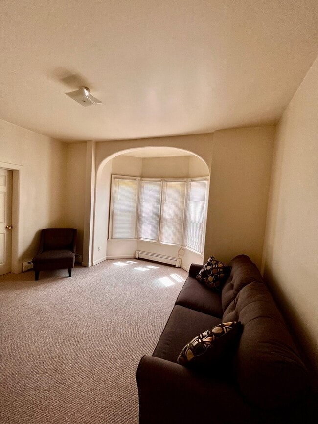 Building Photo - 500 N Division St