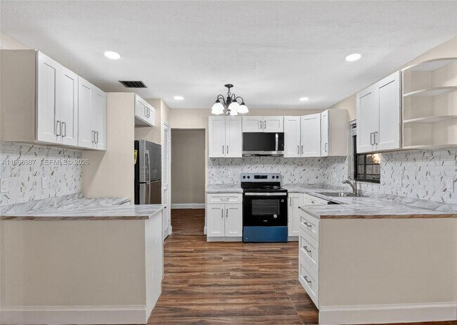 Building Photo - 525 SE Brookside Terrace