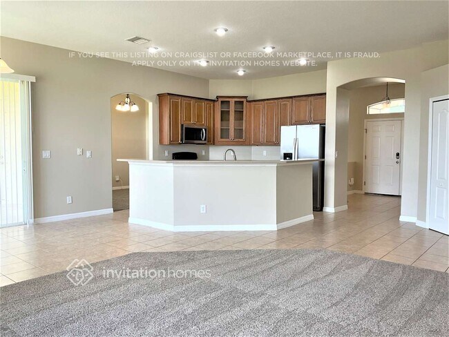 Building Photo - 930 Fairhaven St NE