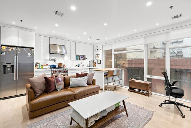 Building Photo - 313 Washington St