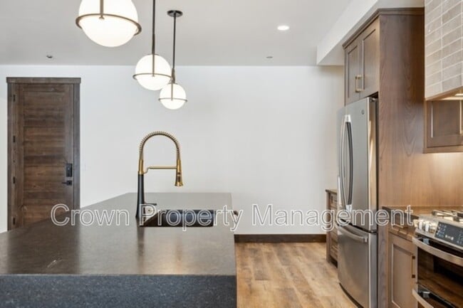 Building Photo - 317 Akers Ln