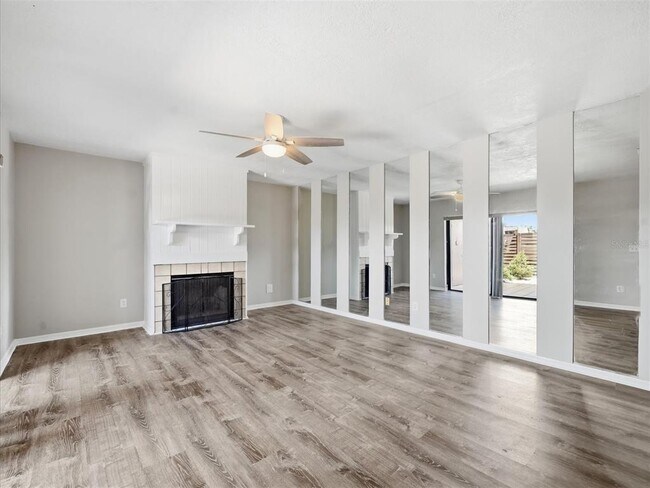 Building Photo - 15314 E Pond Woods Dr