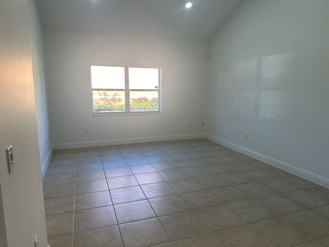 Building Photo - 2121 NW 99th Way