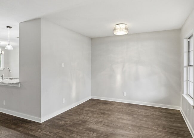 Building Photo - Updated 3 Bedroom Home in Northside ISD with Pool Access