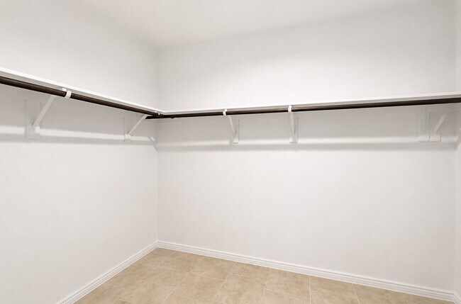 Building Photo - 1115 Cattle Chute Ct