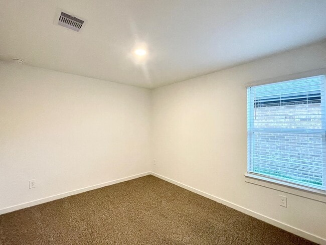 Building Photo - 30007 Foxtail Pne Ct