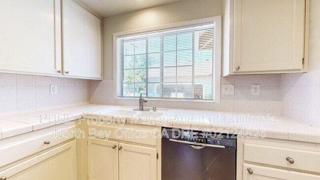 Building Photo - 5075 Charmian Dr