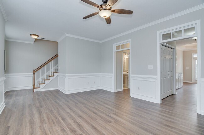 Building Photo - 317 Hogan Way