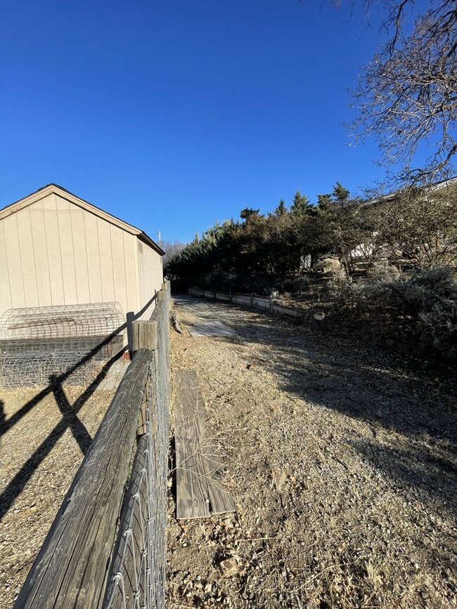 Building Photo - BEAUTY IN STALLION SPRINGS