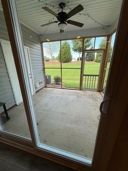 Building Photo - 217 Peach Orch Ct