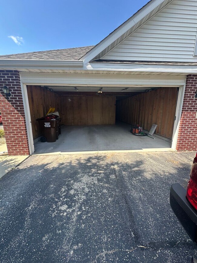 Building Photo - 10318 Metalmark Ln