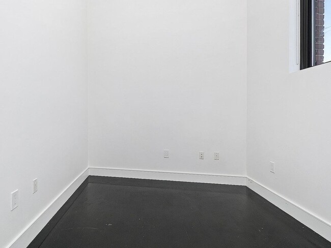 Building Photo - 250 Brighton Ave