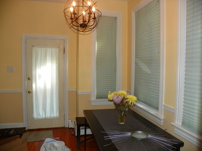 Building Photo - 419 Lippincott Ave