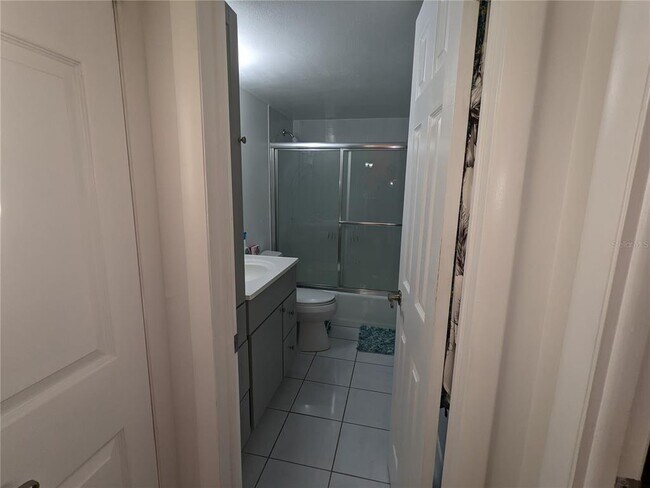 Building Photo - 2616 Cove Cay Dr
