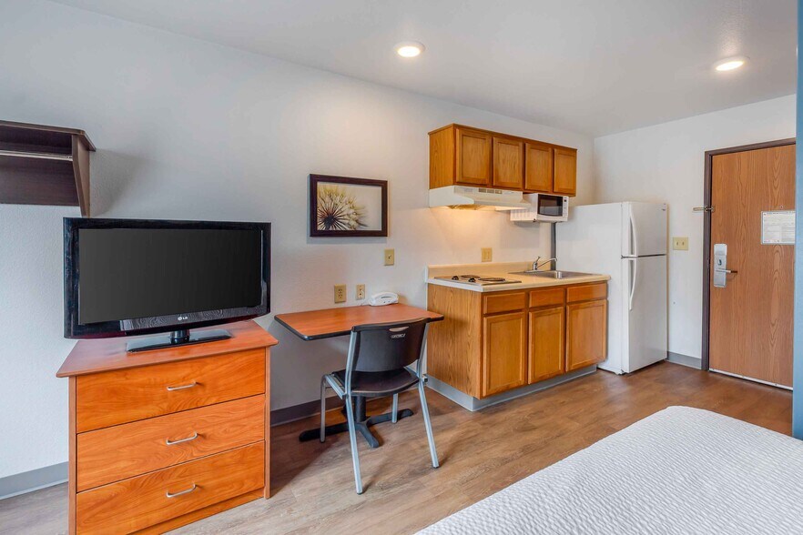 Building Photo - Furnished Studio-Fayetteville