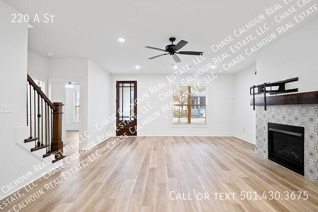 Building Photo - 220 A St