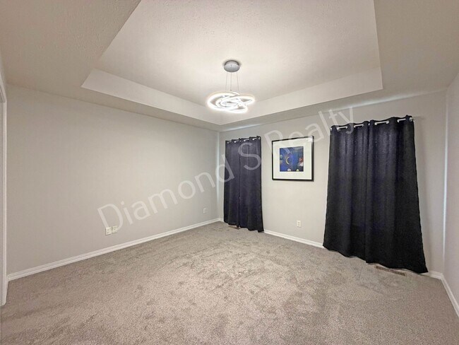 Building Photo - 1331 W Sackett St