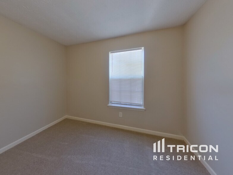 Building Photo - 3756 Sandy Shoals Ln