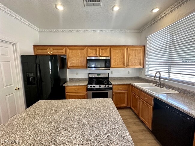Building Photo - 3012 Jacaranda Dr