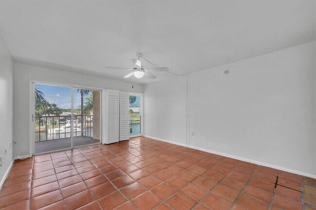 Building Photo - 4900 38th Way S