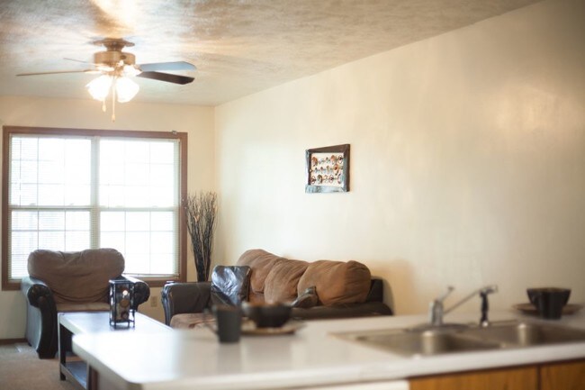 Building Photo - 502 College