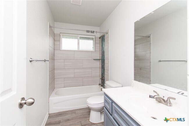 Building Photo - 6910 Catherine Dr