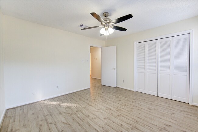 Building Photo - 5810 Boyce Springs Dr