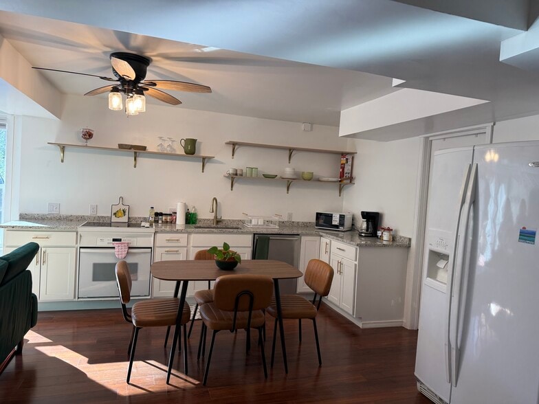 Building Photo - 452 Liberty Landing Dr