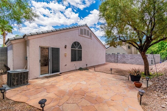 Building Photo - 1530 Misty Sky Dr
