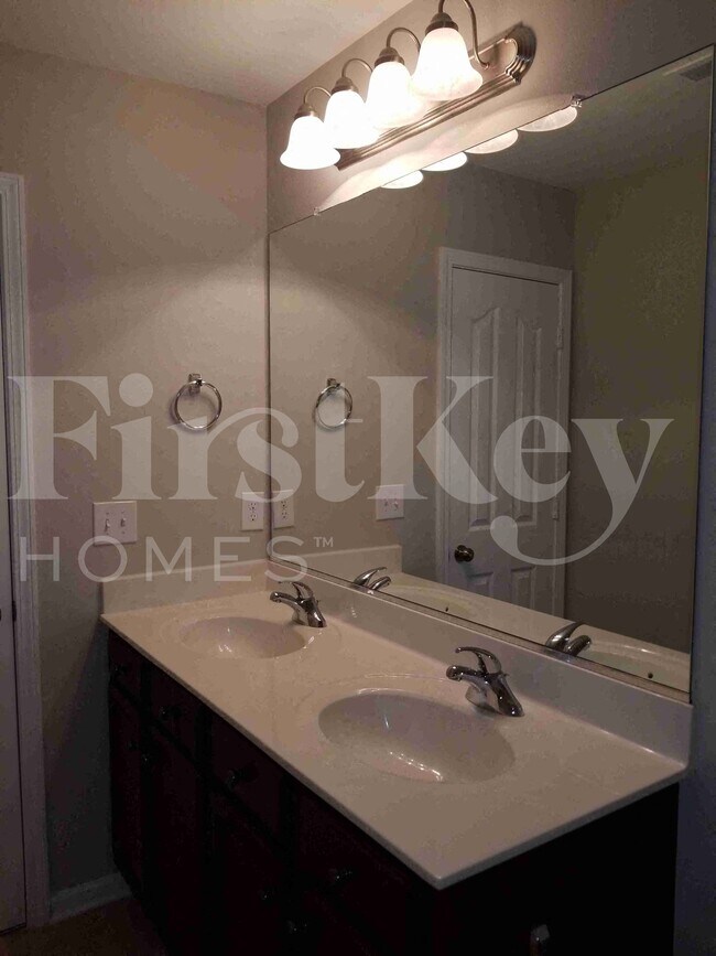 Building Photo - 1309 Waldridge Ct