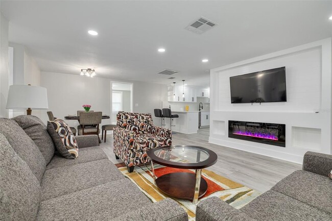 Building Photo - 9124 Lido Ln