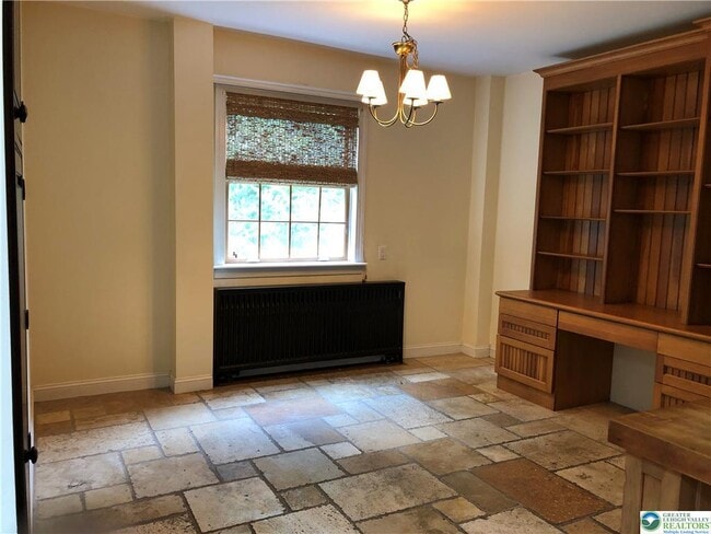 Building Photo - 328 Cattell St