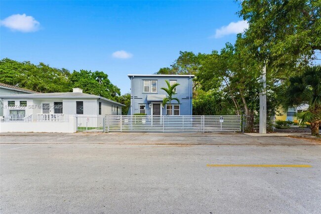 Building Photo - 559 NE 68th St