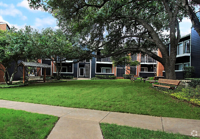 Building Photo - Tramor at the Oaks Apartments