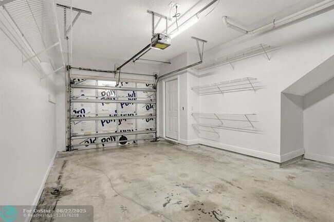 Building Photo - 5960 W Sample Rd