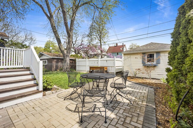 Building Photo - 636 S Euclid Ave