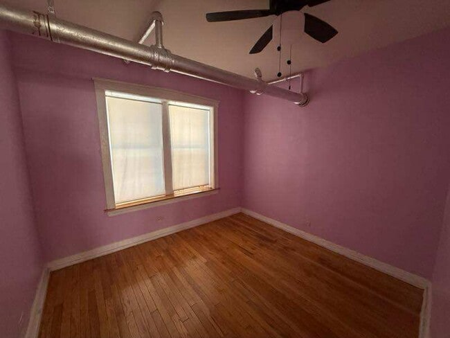 Building Photo - 7407 N Damen Ave