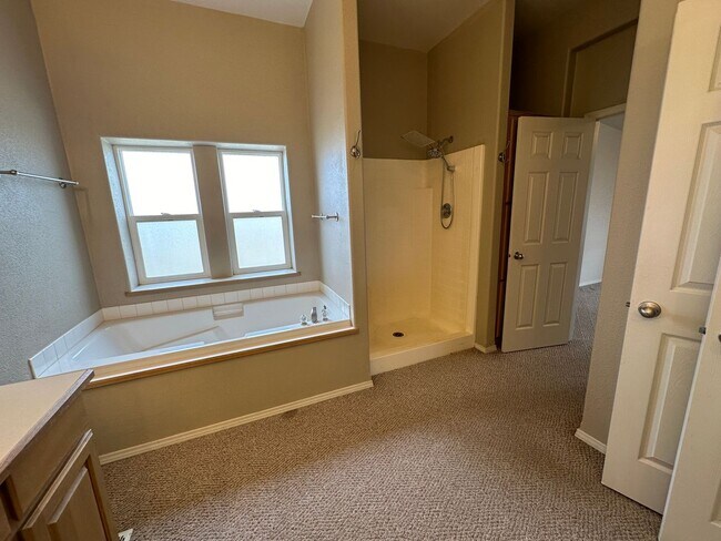 Building Photo - RARE FIND!! Country living with big shop o...