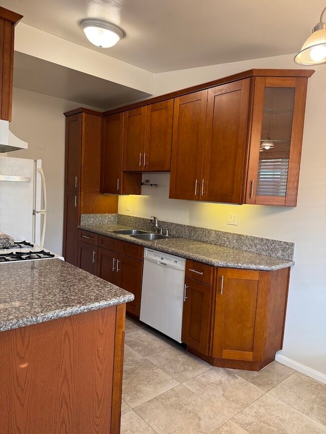 Building Photo - 7115 Atoll Ave