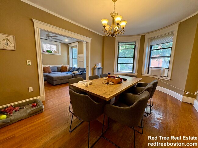 Building Photo - 184 St Paul St