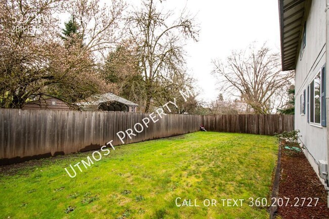 Building Photo - Very clean 2bd 1bath duplex near downtown ...