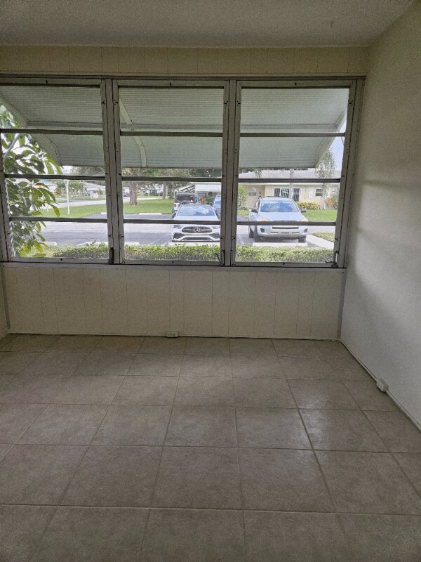 Building Photo - 277 W High Point Ct