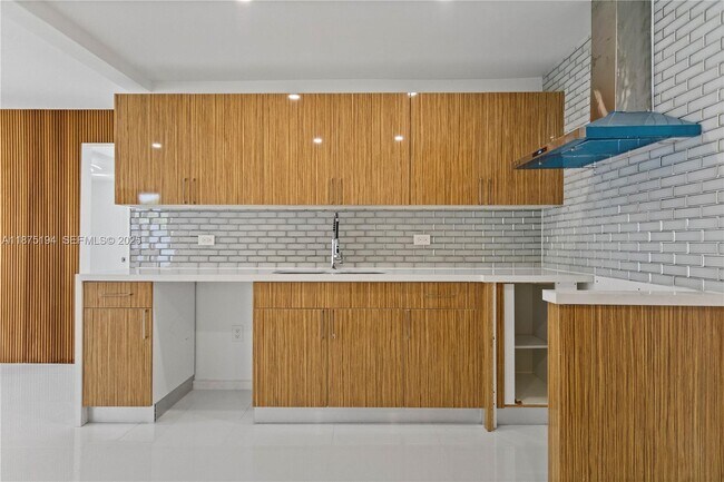 Building Photo - 1524 SW 32nd Ct