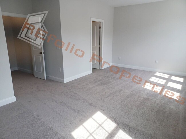 Building Photo - Gorgeous 3 Bedroom, 2.5 Bath,  1-Car Garag...