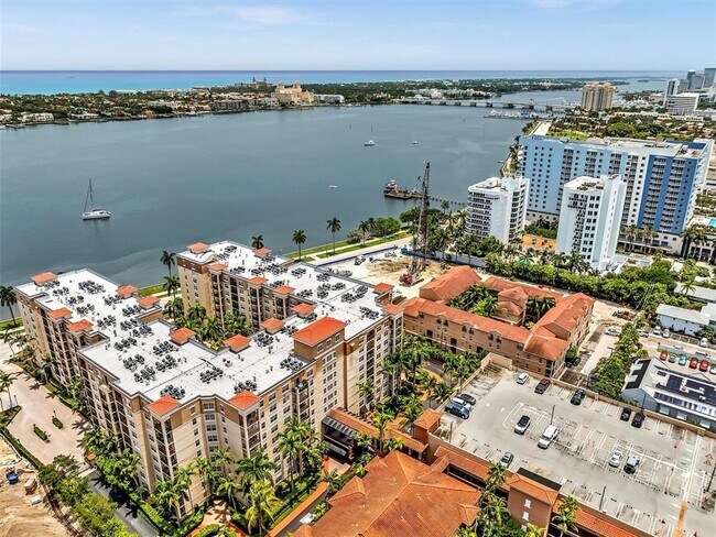 Building Photo - 1801 N Flagler Dr