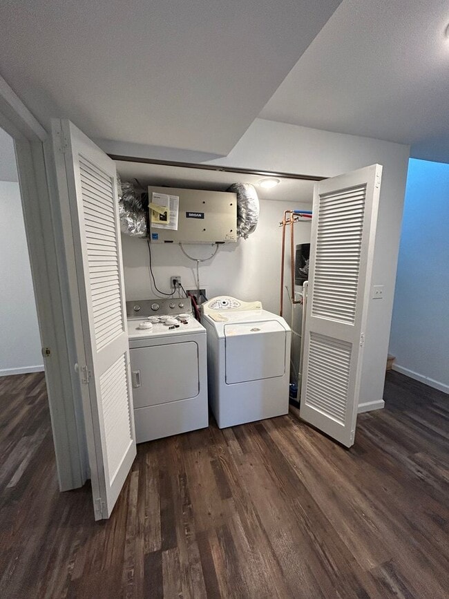 Building Photo - 11 Mullin St