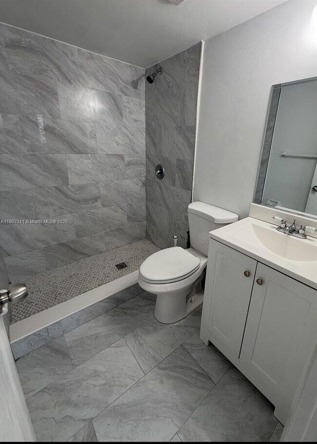 Building Photo - 15609 SW 73rd Cir Terrace