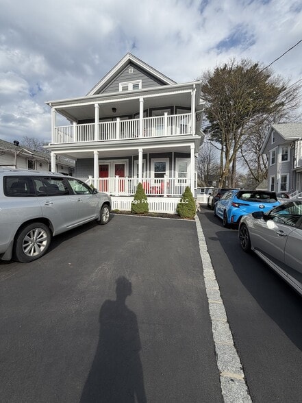 Building Photo - 538 Main St