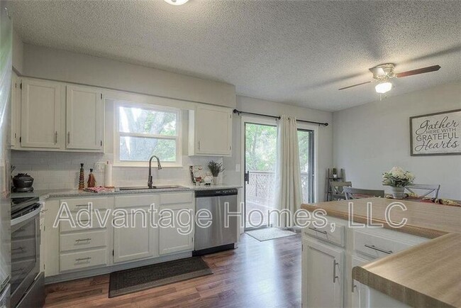 Building Photo - 13024 S Trenton St