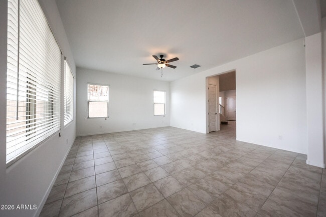 Building Photo - 7695 W Smoketree Dr